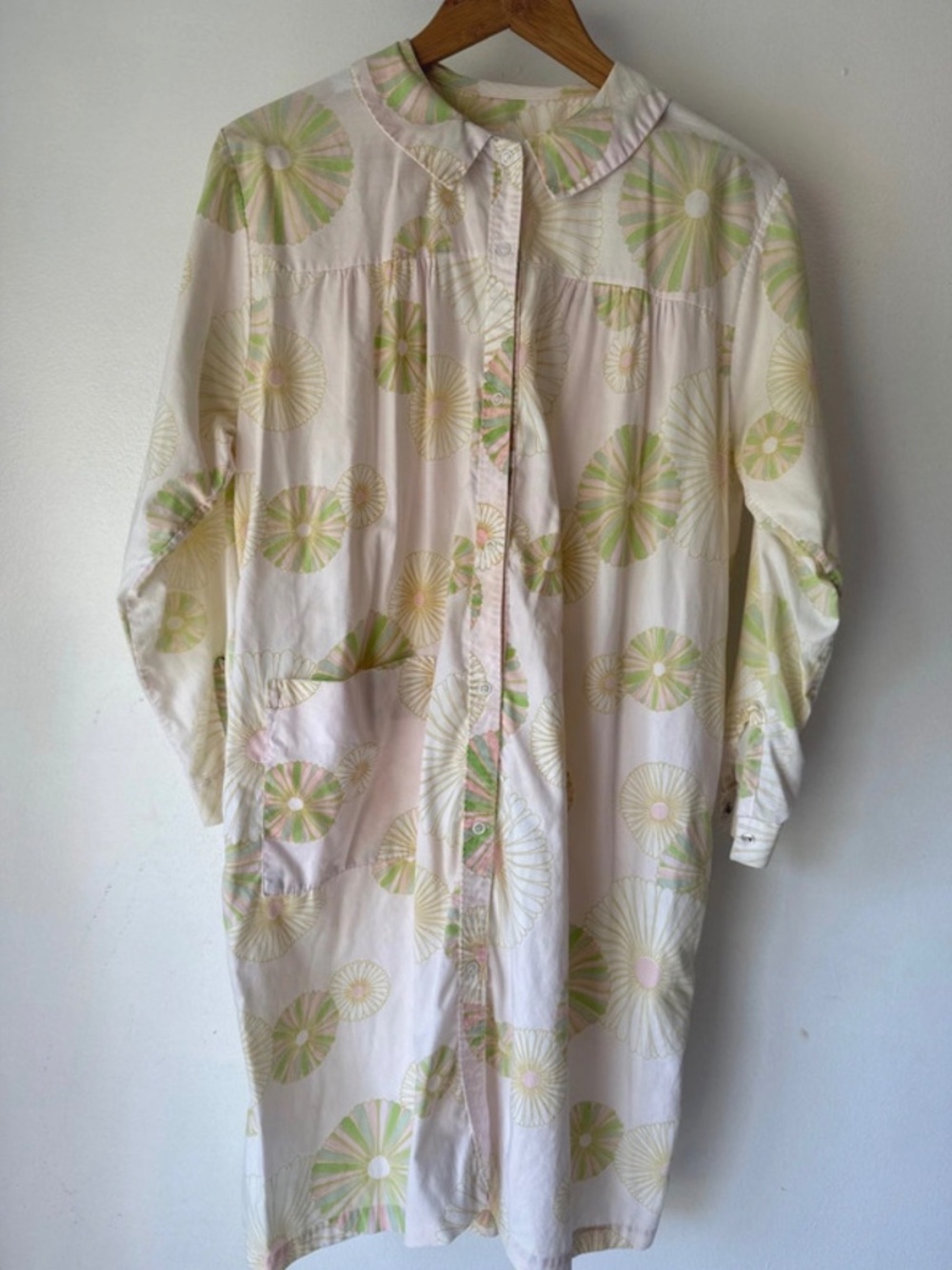 Vintage 1970’s Groovy Flower Power Night Gown Nap Coat Snap Closure